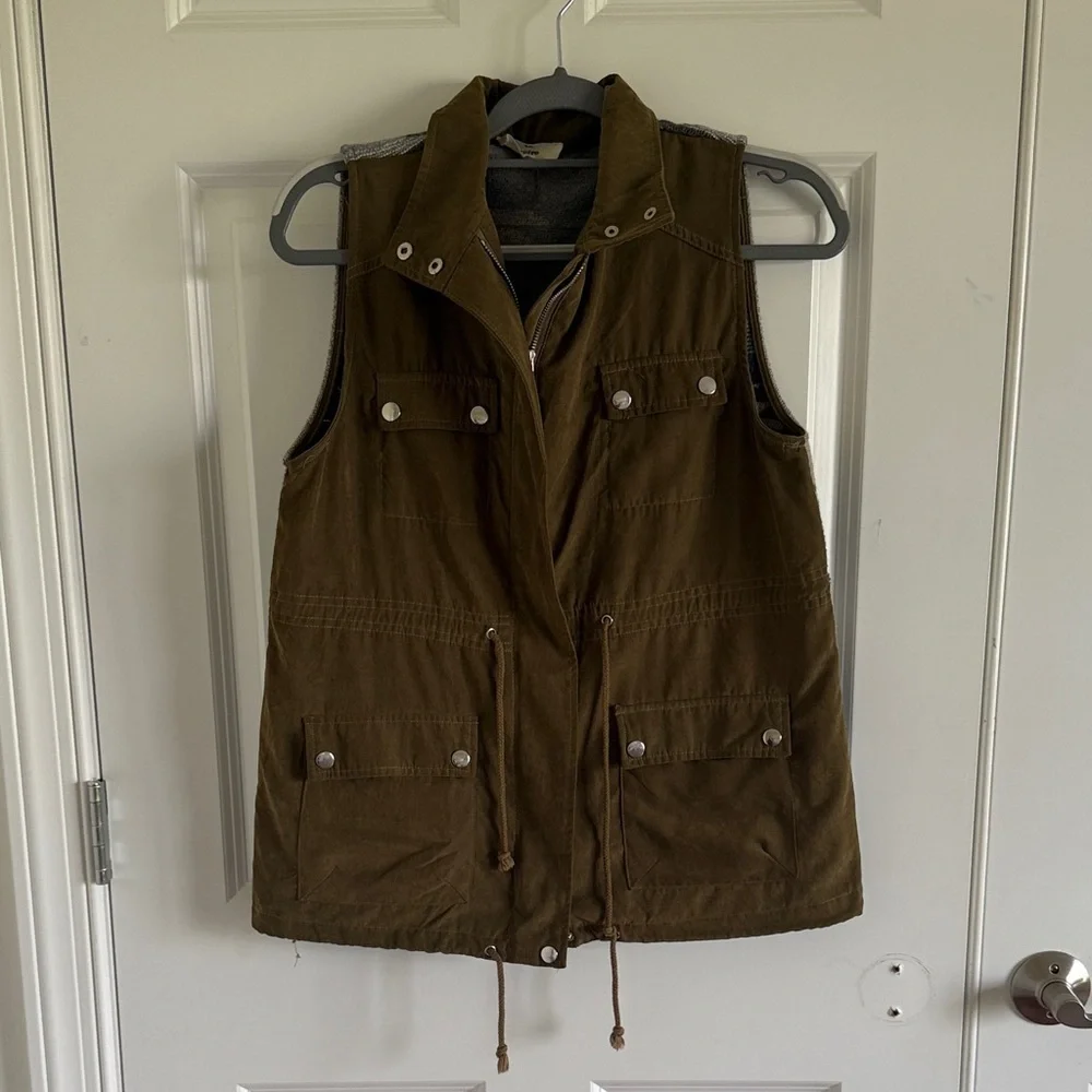 Entro Olive Green Sleeveless Aztec Utility Vest Small